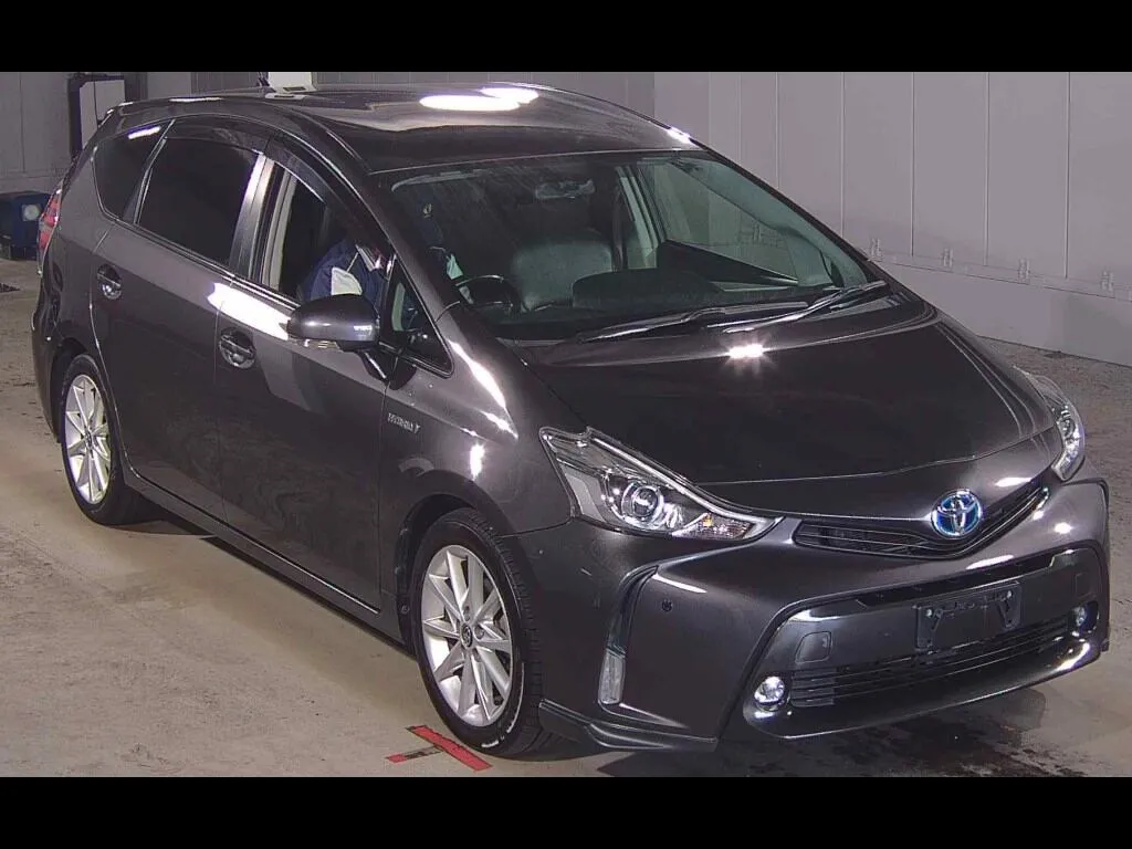TOYOTA PRIUS ALPHA S TOURING SELECTION