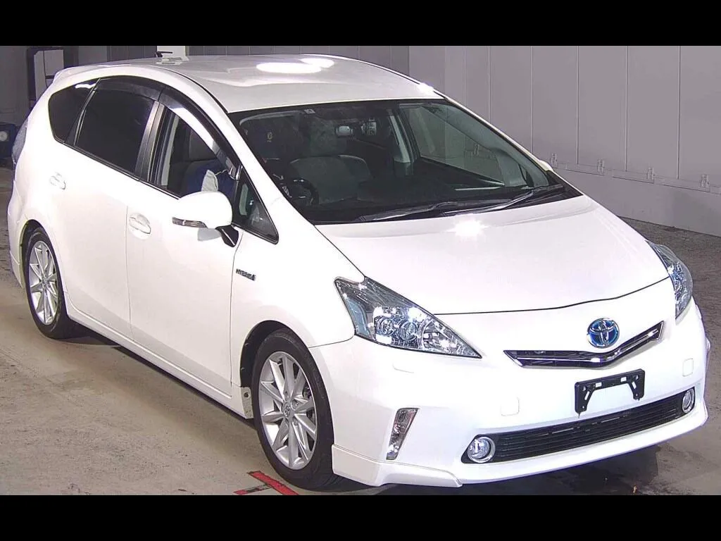 TOYOTA PRIUS ALPHA S TOURING SELECTION