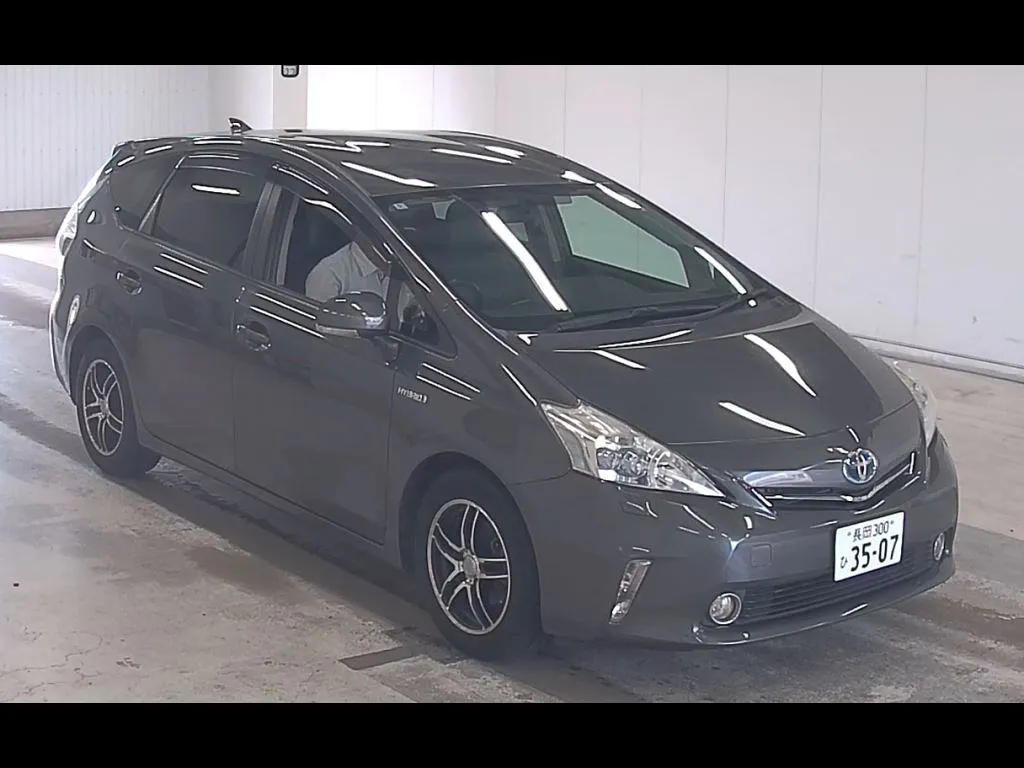 TOYOTA PRIUS ALPHA G