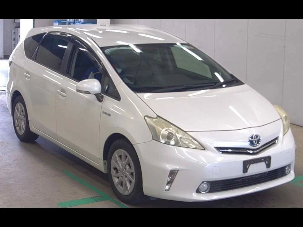 TOYOTA PRIUS ALPHA S