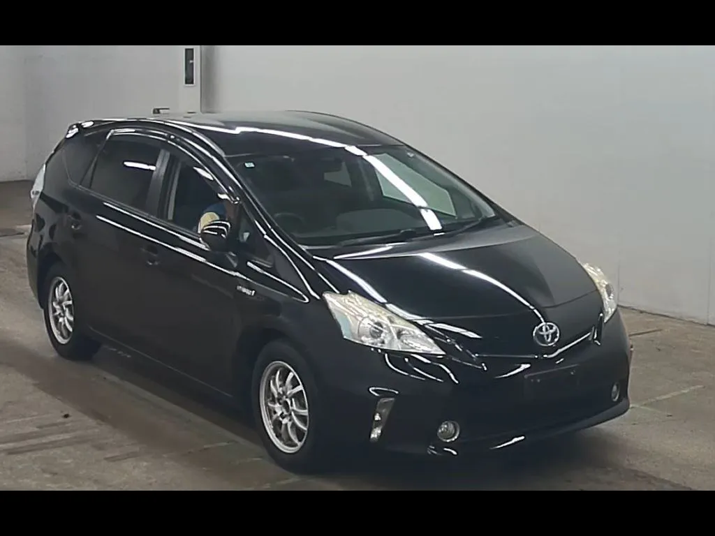TOYOTA PRIUS ALPHA S