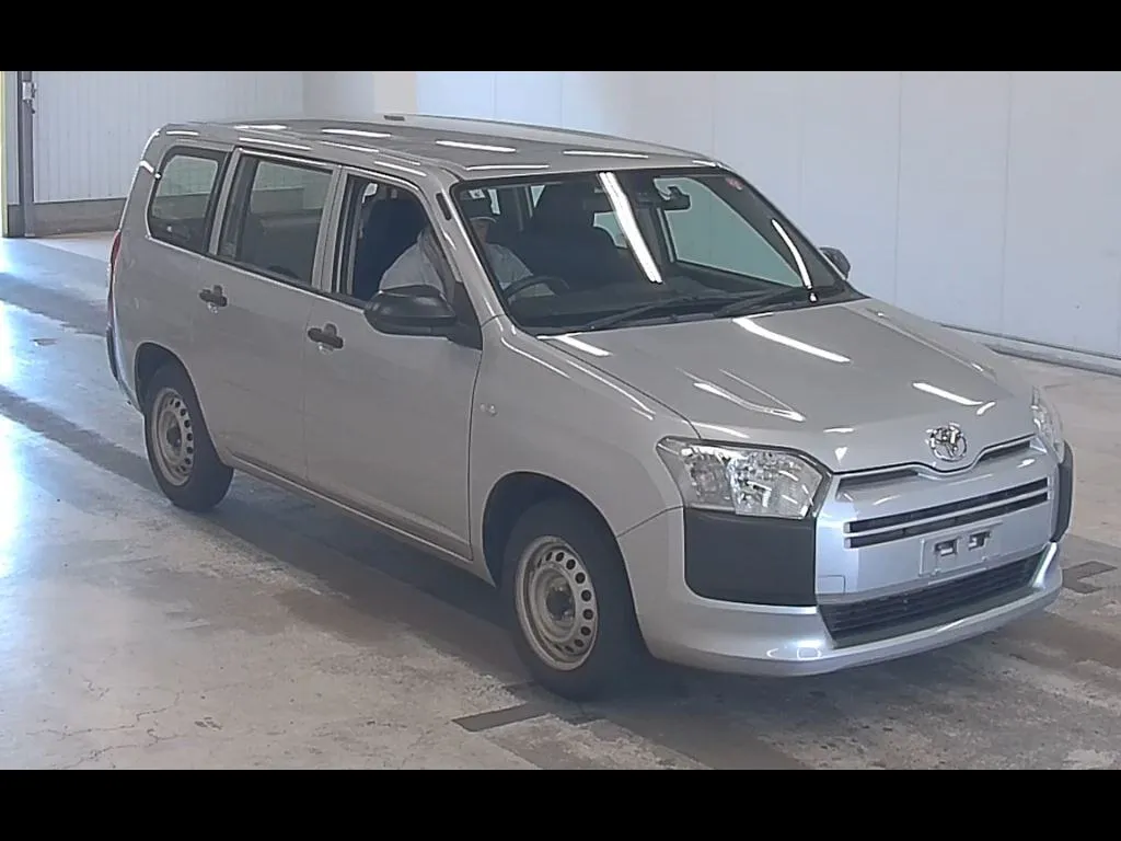 TOYOTA PROBOX 4WD DX COMFORT