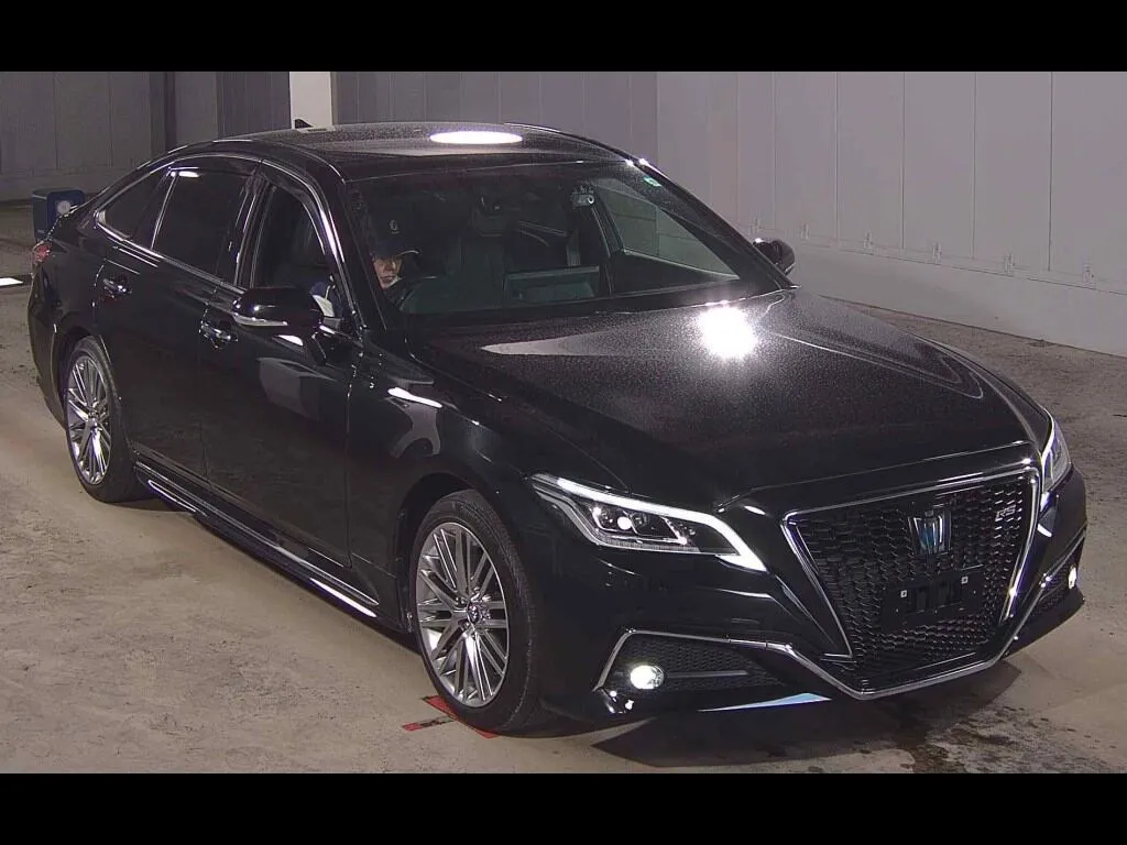 TOYOTA CROWN HYBRID RS