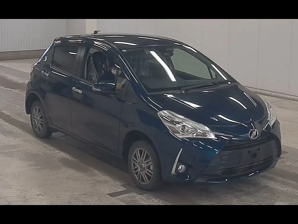 TOYOTA VITZ 5D 4WD F SAFETY EDITION Ⅲ