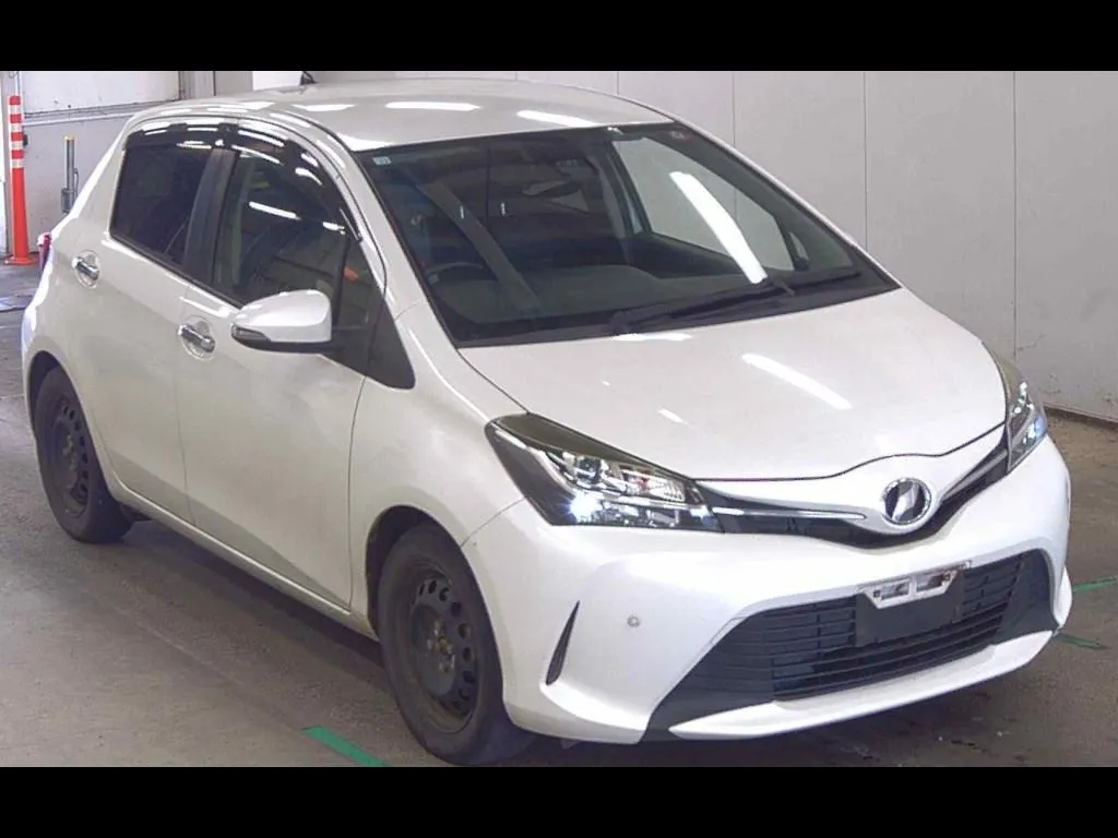 TOYOTA VITZ 5D 1.3F LED EDITION