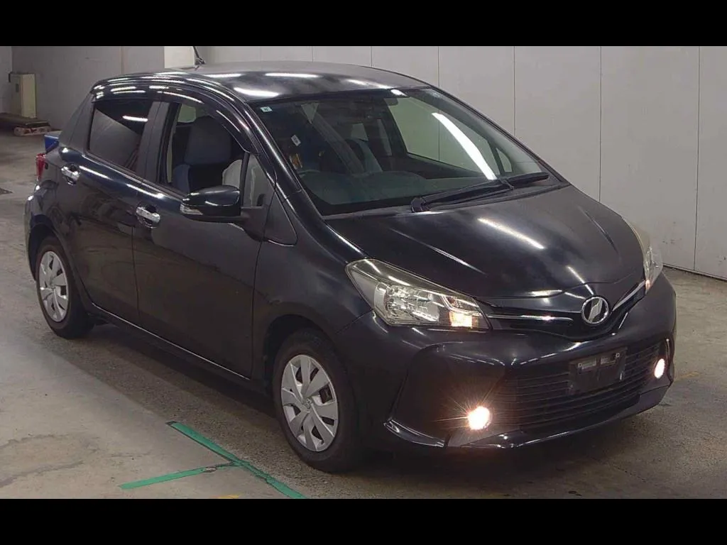 TOYOTA VITZ 5D 1.0F SMART STYLE