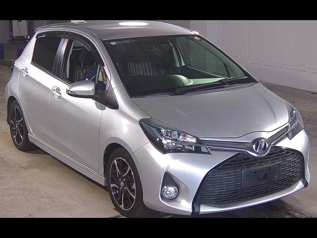 TOYOTA VITZ 5D RS