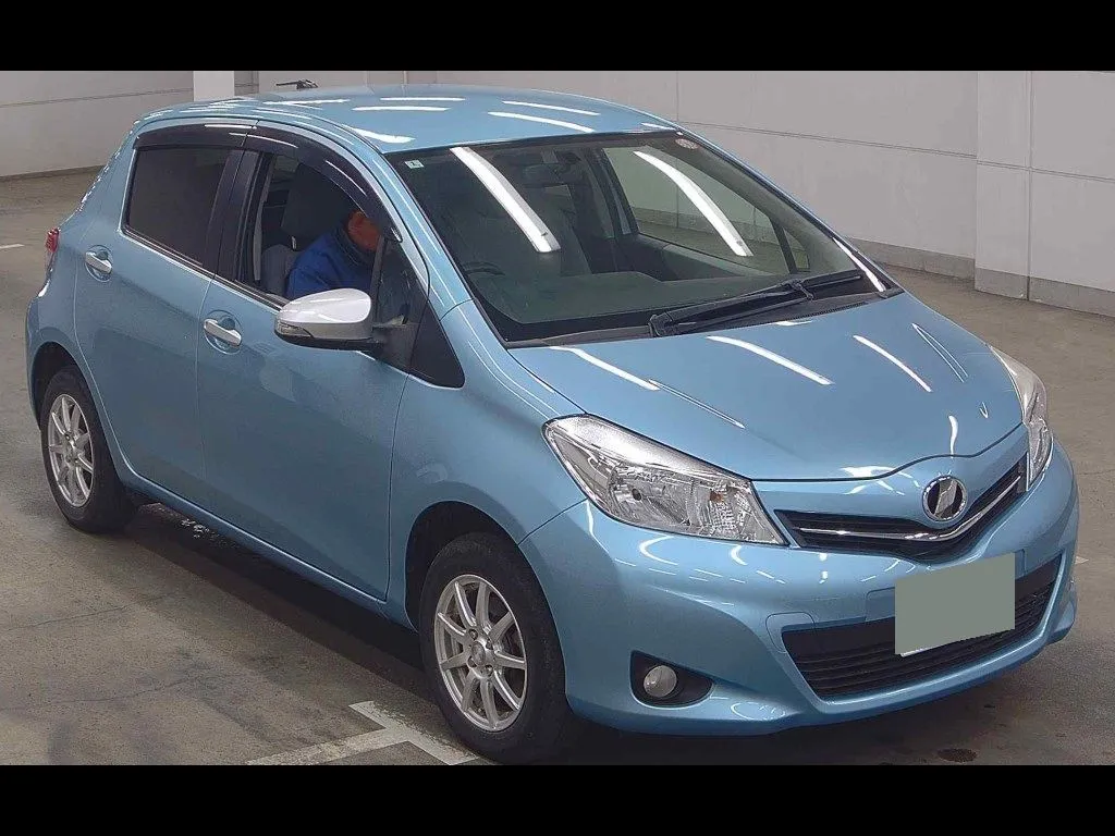 TOYOTA VITZ 5D 4WD JEWELA