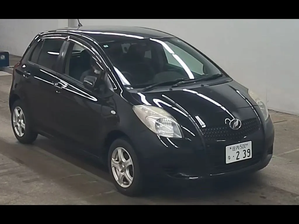 TOYOTA VITZ 5D F