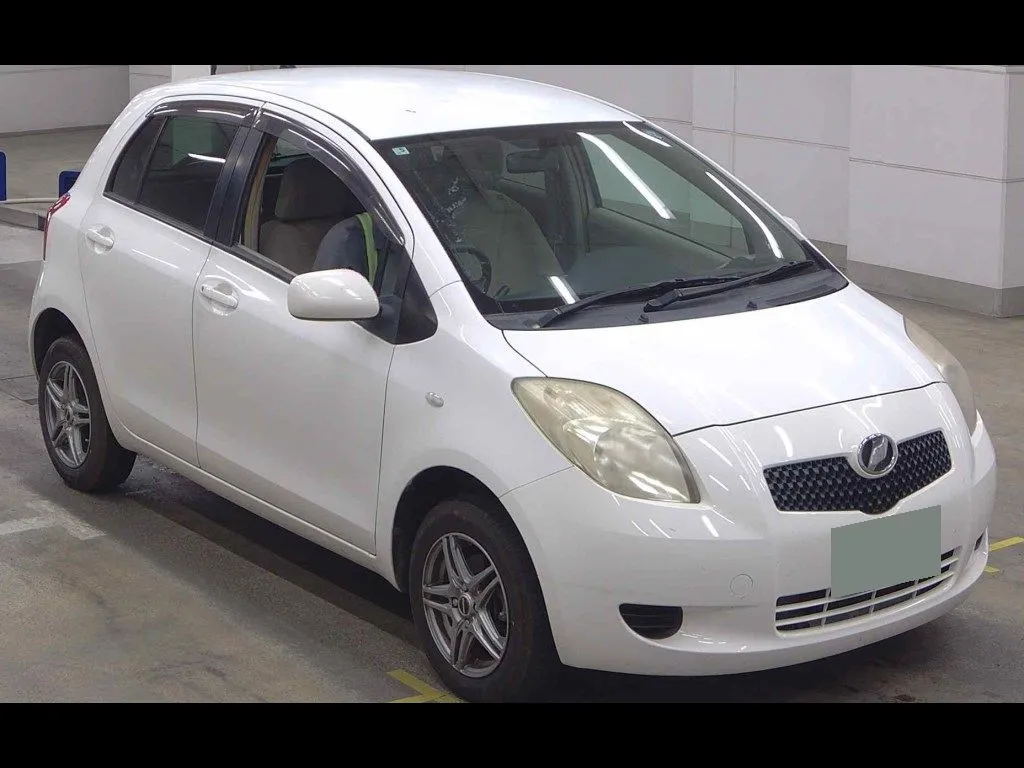 TOYOTA VITZ 5D 4WD F