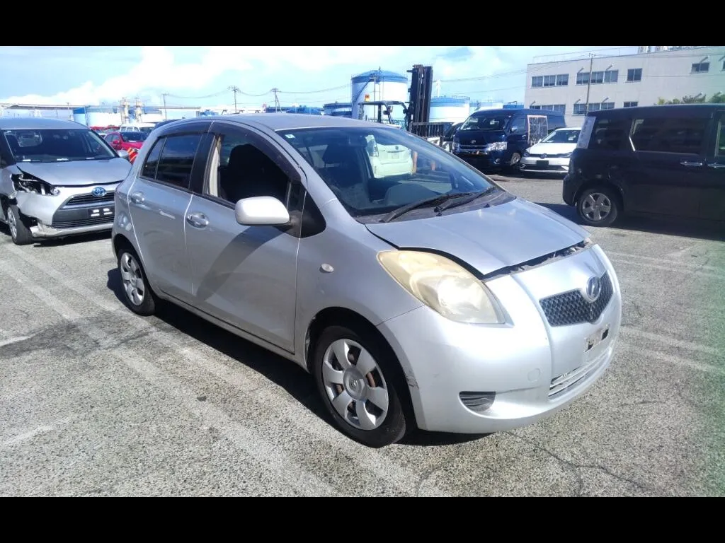 TOYOTA VITZ 5D
