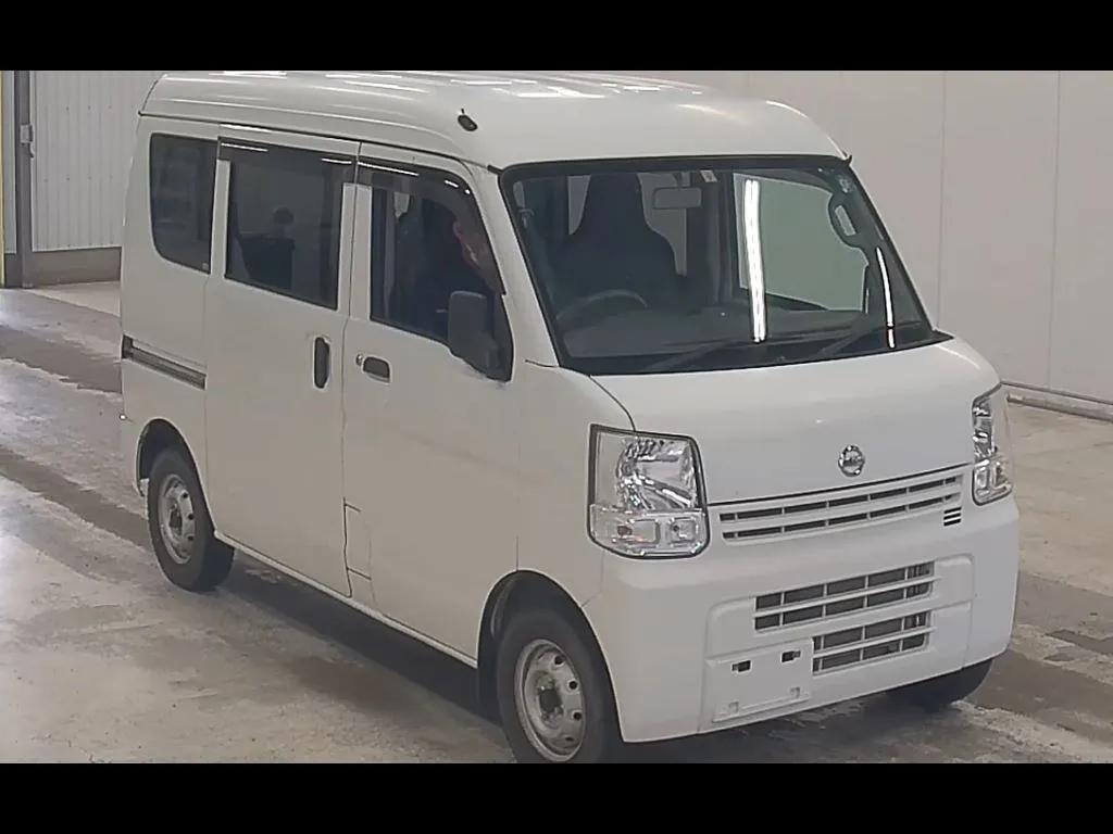 NISSAN NV100CLIPPER VAN 4WD DX