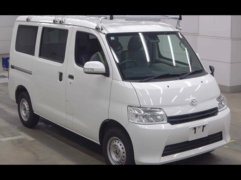 MAZDA BONGO VAN 5D 4WD DX