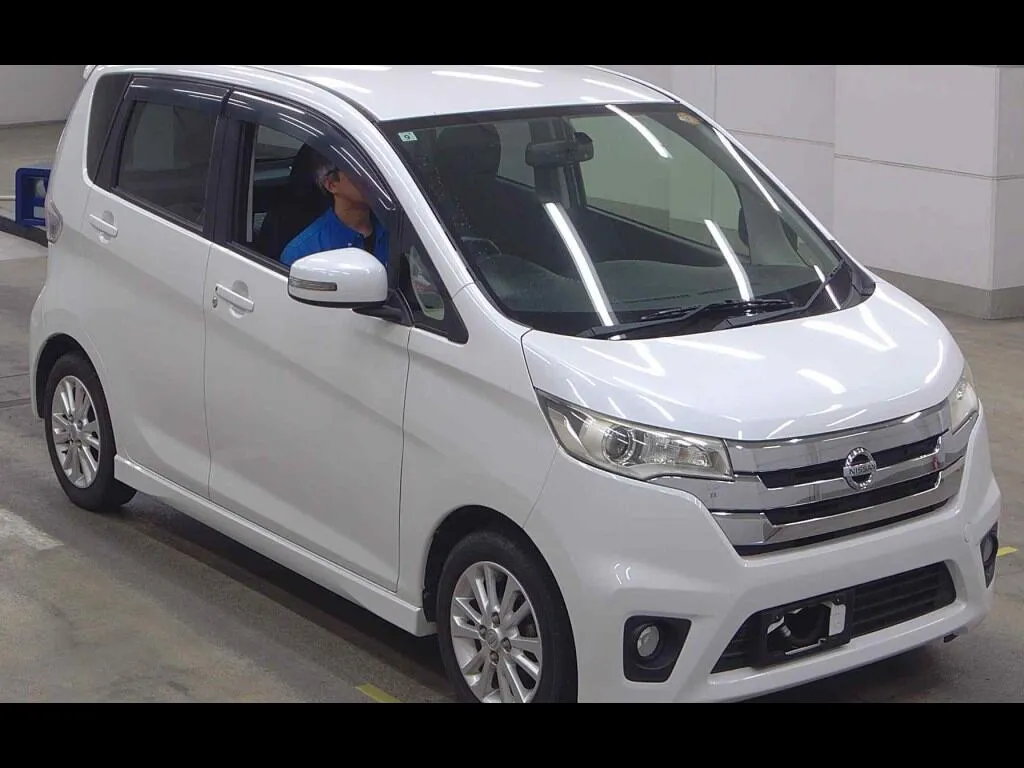 NISSAN DAYZ 4WD HIGHWAY STAR X
