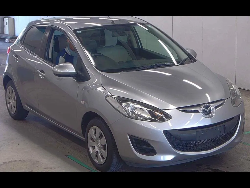 MAZDA DEMIO 5D 13C