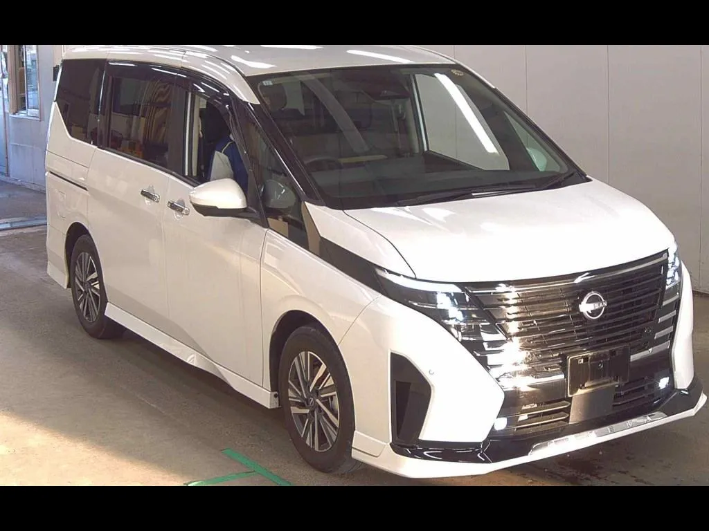 NISSAN SERENA 5D E-POWER HIGHWAY STAR V