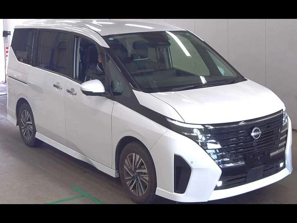 NISSAN SERENA 5D HIGHWAY STAR V