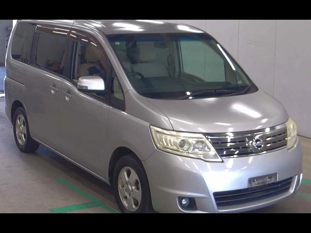 NISSAN SERENA 5D 20G