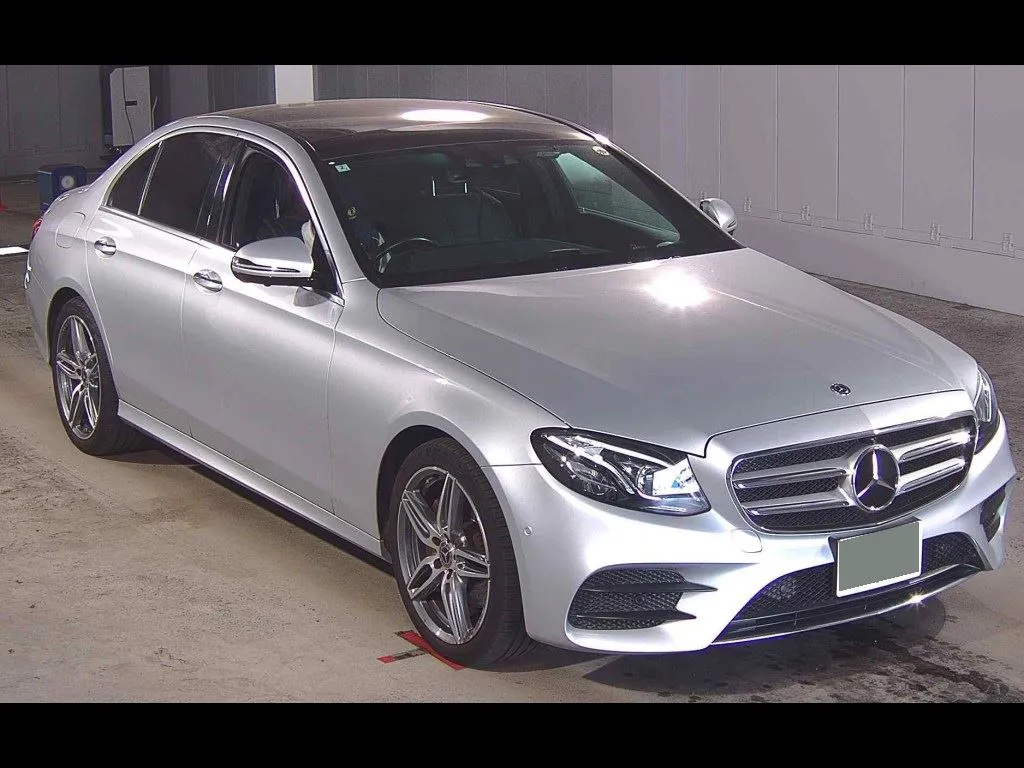 MERCEDES BENZ E-CLASS 4D E200 AVANTGARDE BSG MODEL AMG LINE