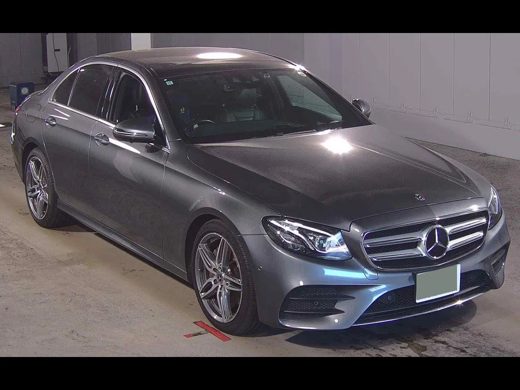 MERCEDES BENZ E-CLASS 4D E220D AVANTGARDE AMG LINE