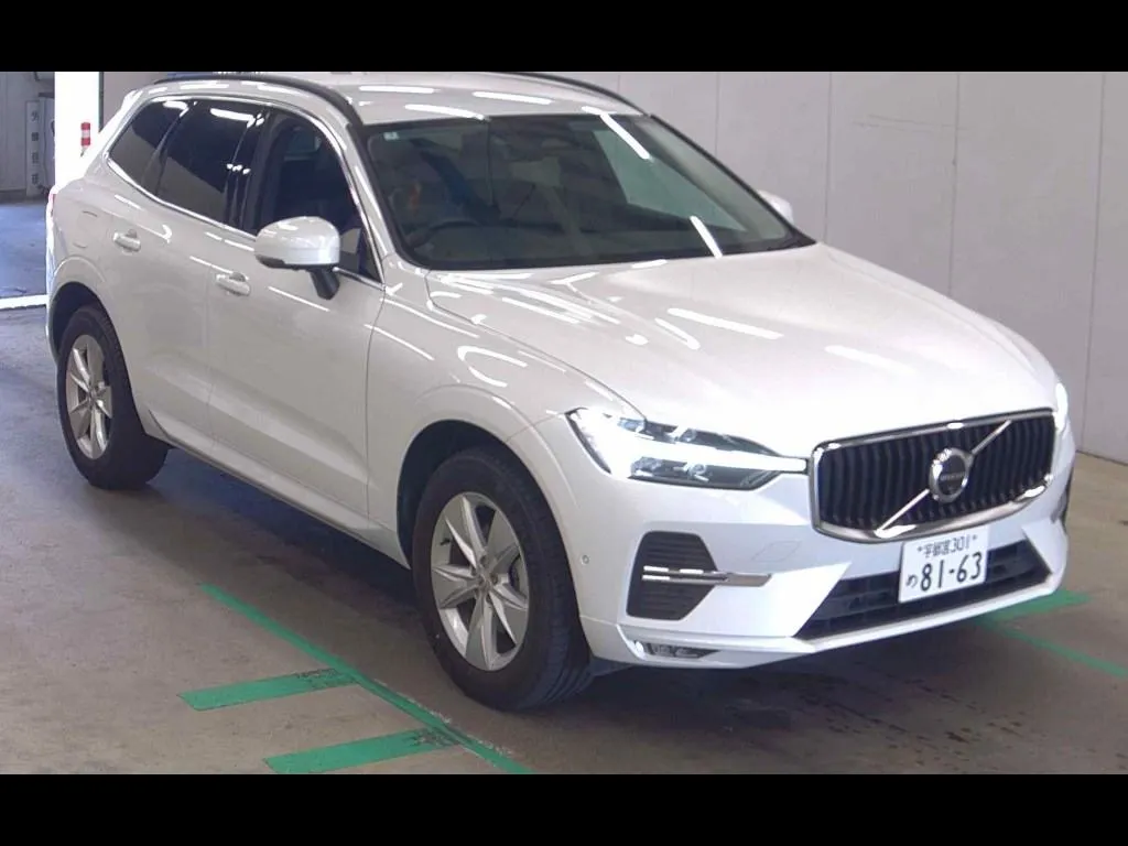 VOLVO XC60 PLUS B5