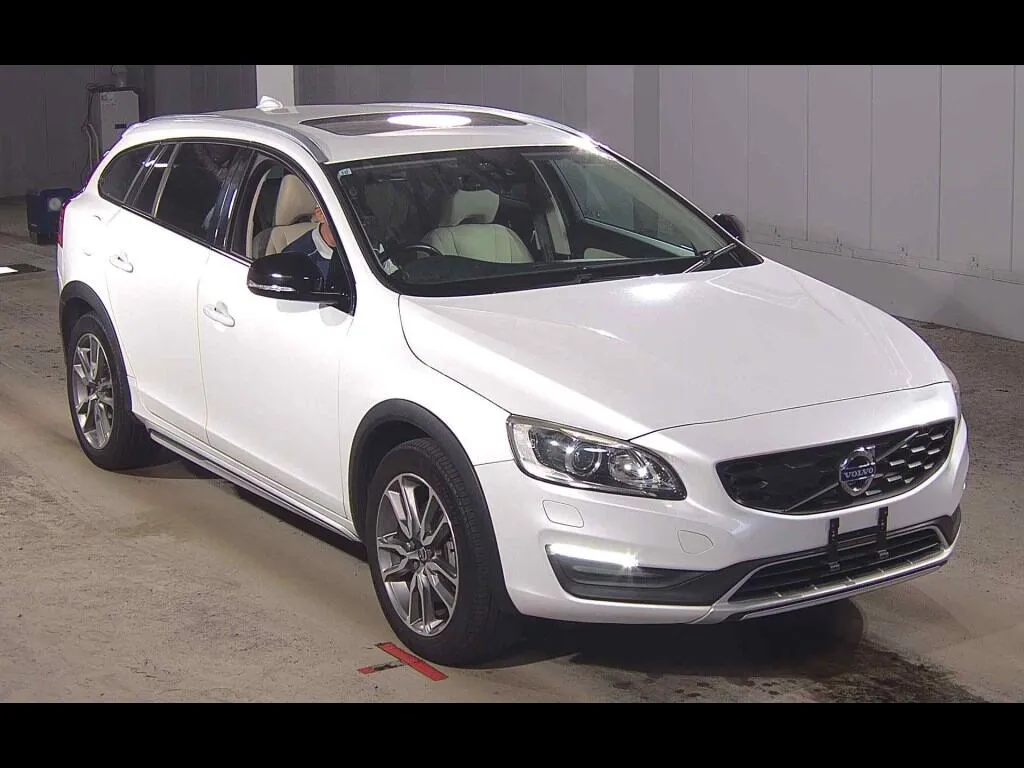 VOLVO V60 CROSS COUNTRY D4 CLASSIC