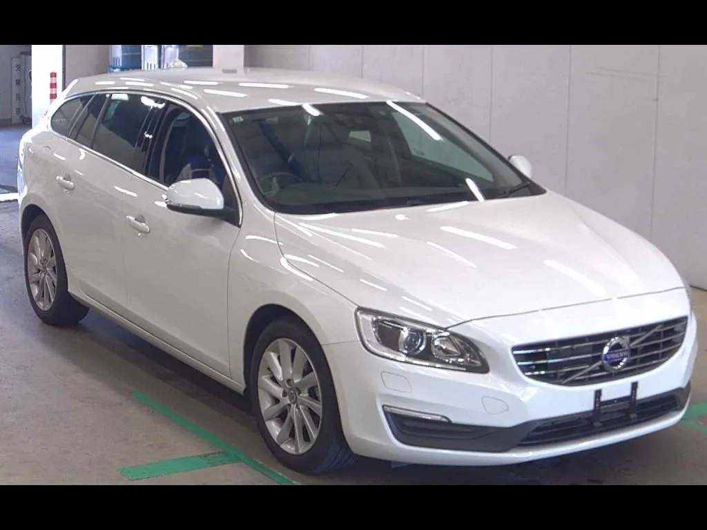 VOLVO V60 T3 SE