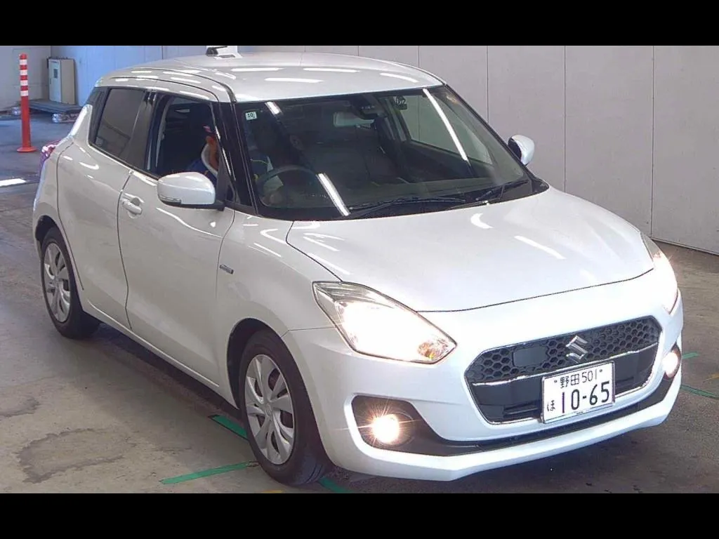 SUZUKI SWIFT 5D HYBRID MG LIMITED