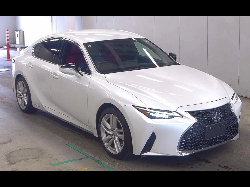 LEXUS IS 4D IS300H