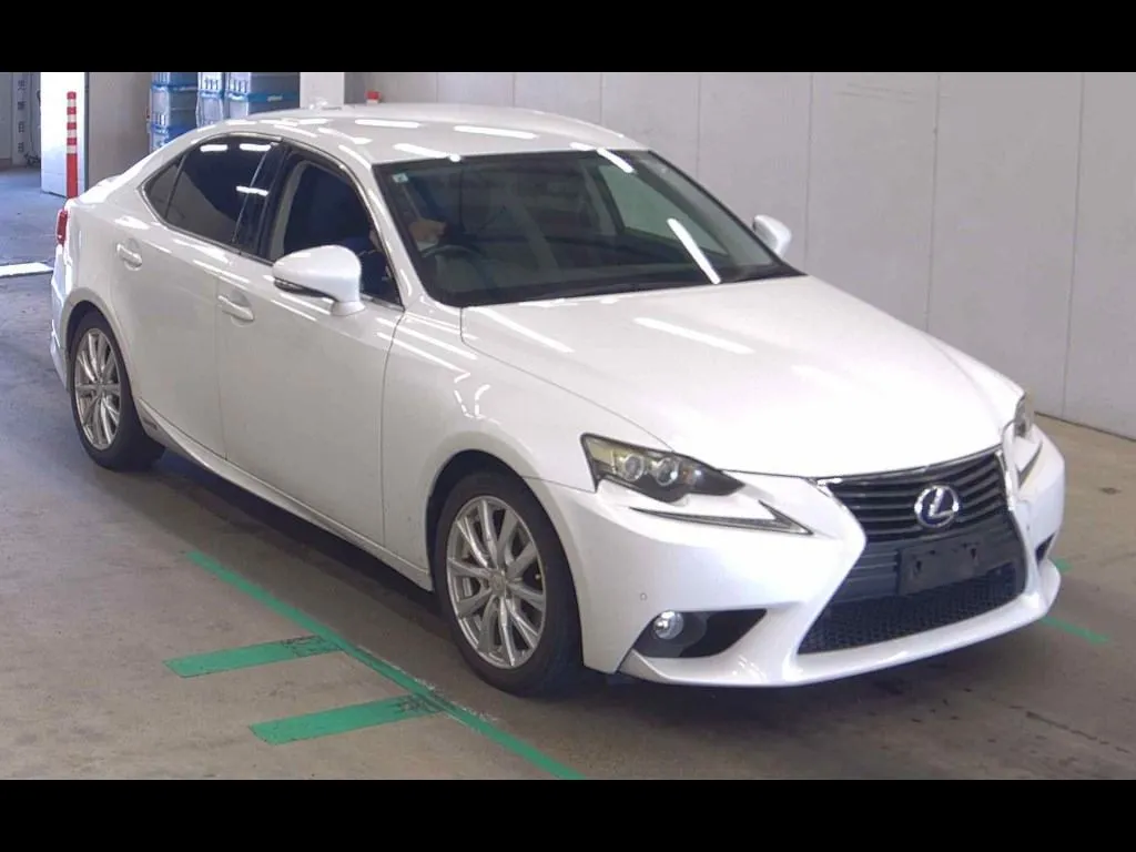 LEXUS IS 4D IS300H VERSION L