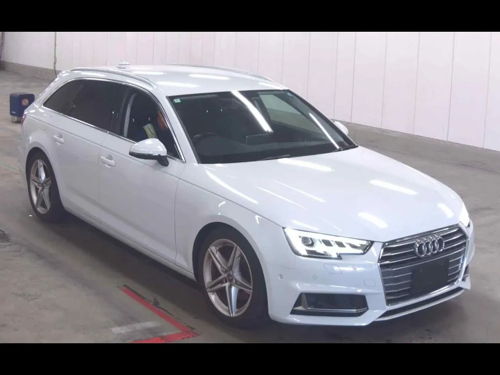 AUDI A4 AVANT 35TFSI SPORT