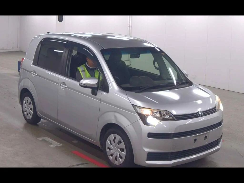 TOYOTA SPADE F