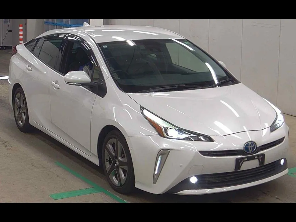 TOYOTA PRIUS 5D A TOURING SELECTION