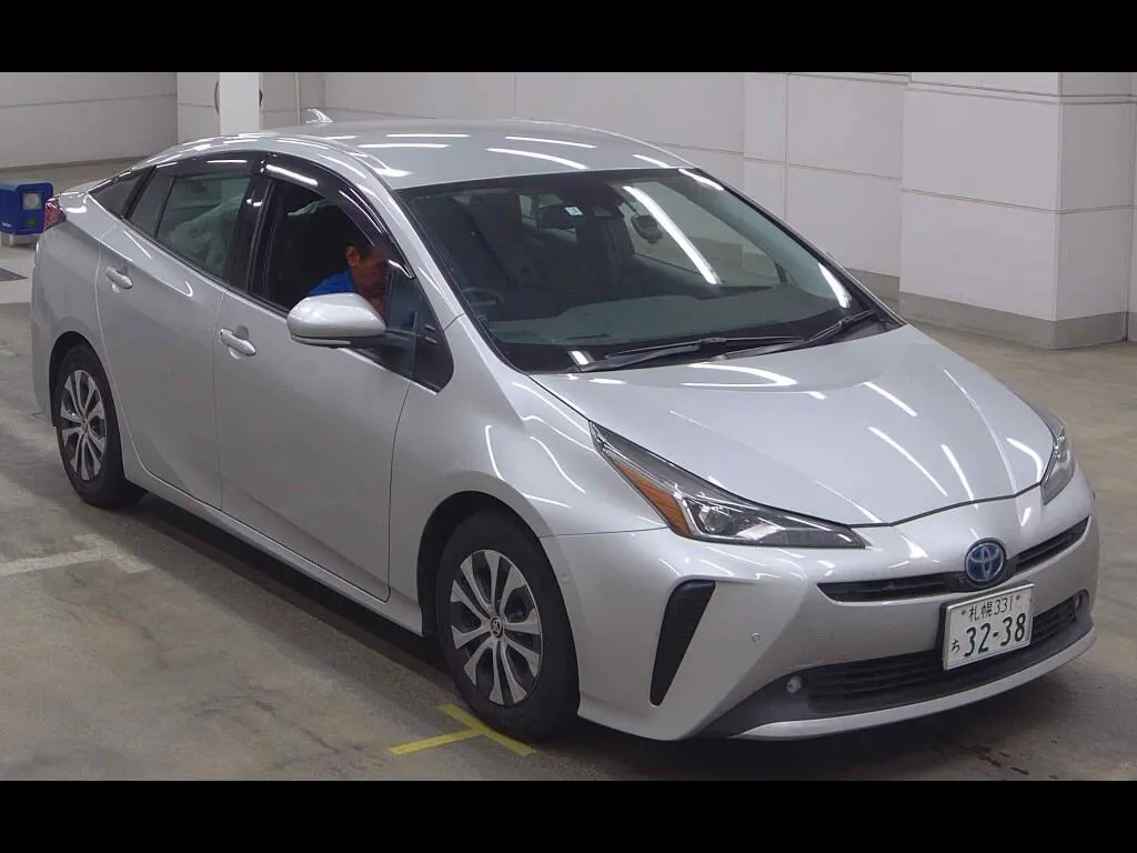 TOYOTA PRIUS 5D 4WD A