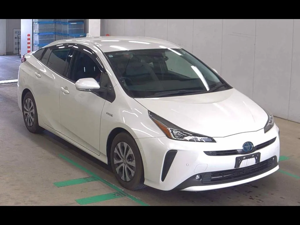 TOYOTA PRIUS 5D A