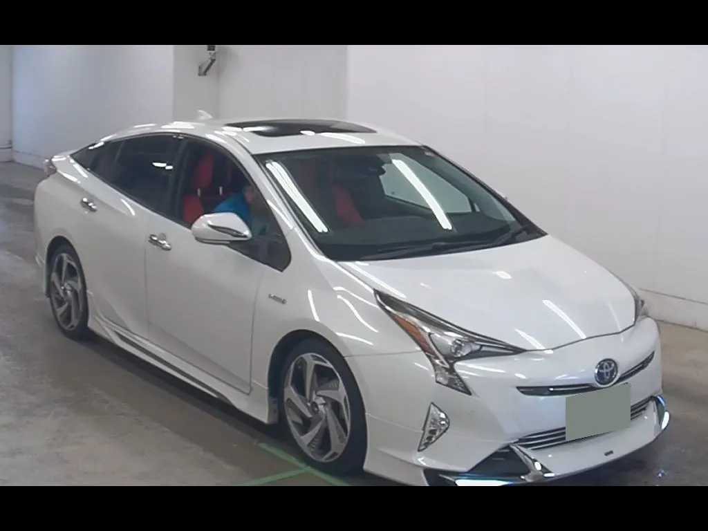 TOYOTA PRIUS 5D A