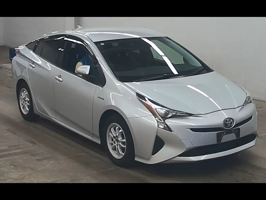 TOYOTA PRIUS 5D S