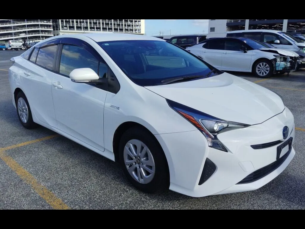 TOYOTA PRIUS 5D E