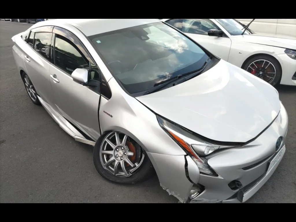 TOYOTA PRIUS 5D S