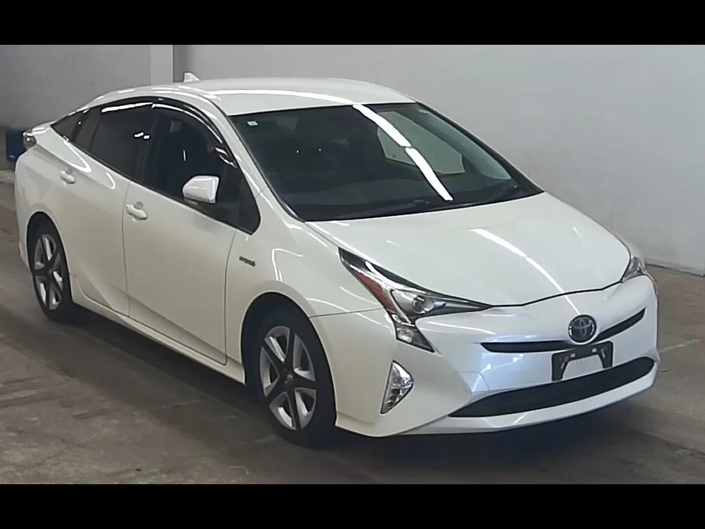 TOYOTA PRIUS 5D 4WD S TOURING SELECTION