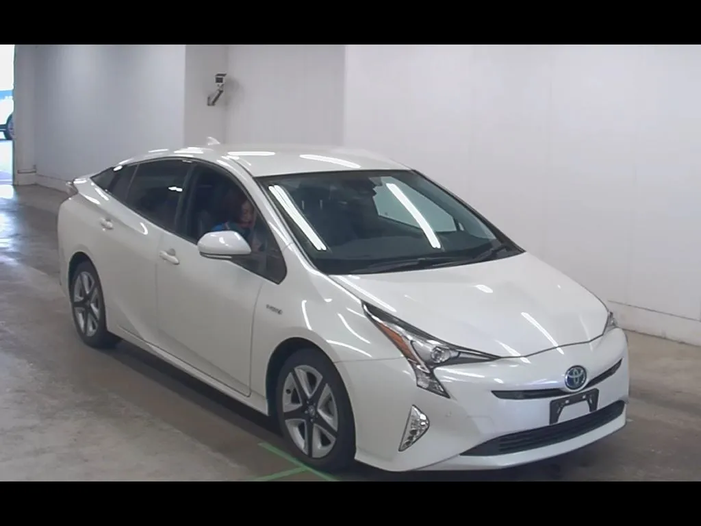 TOYOTA PRIUS 5D A TOURING SELECTION