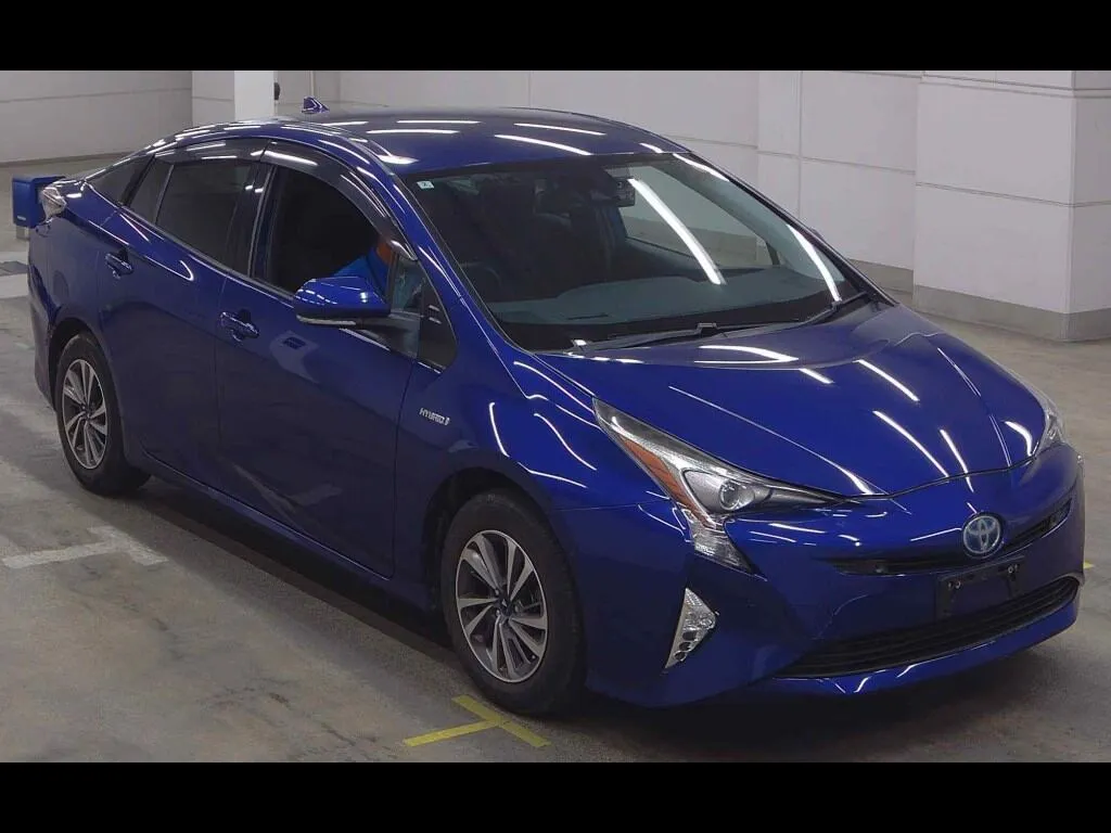 TOYOTA PRIUS 5D 4WD A