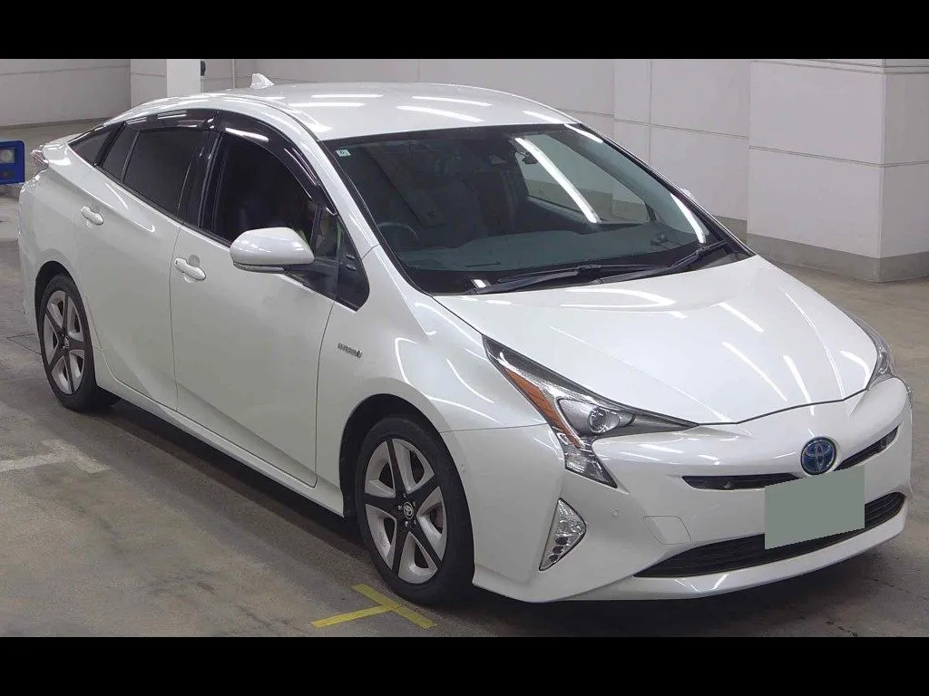 TOYOTA PRIUS 5D 4WD A TOURING SELECTION