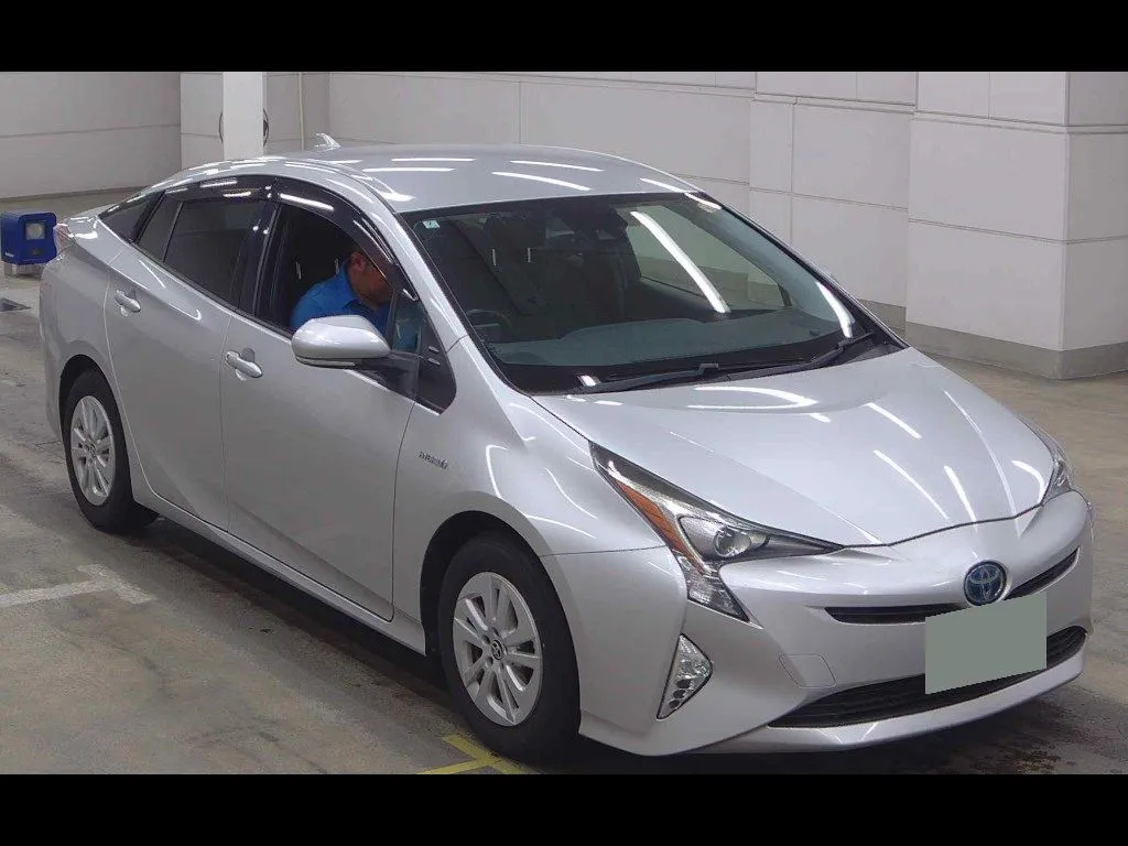 TOYOTA PRIUS 5D 4WD S