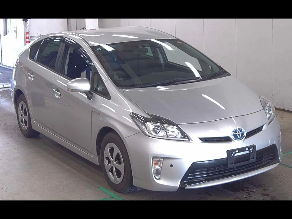 TOYOTA PRIUS 5D S