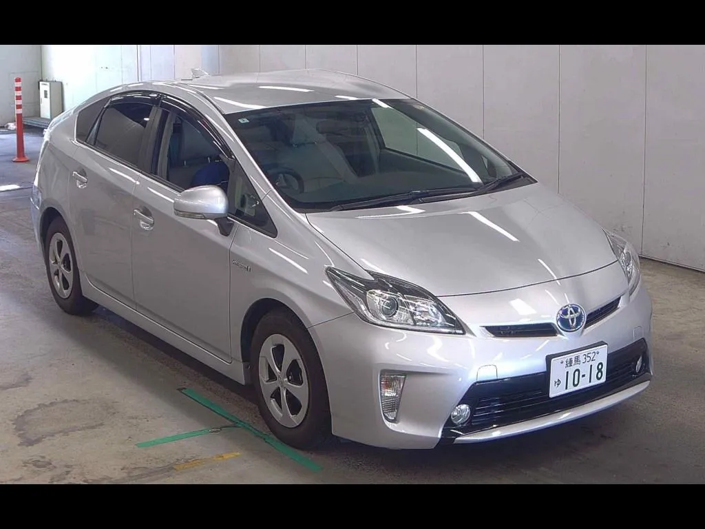 TOYOTA PRIUS 5D S