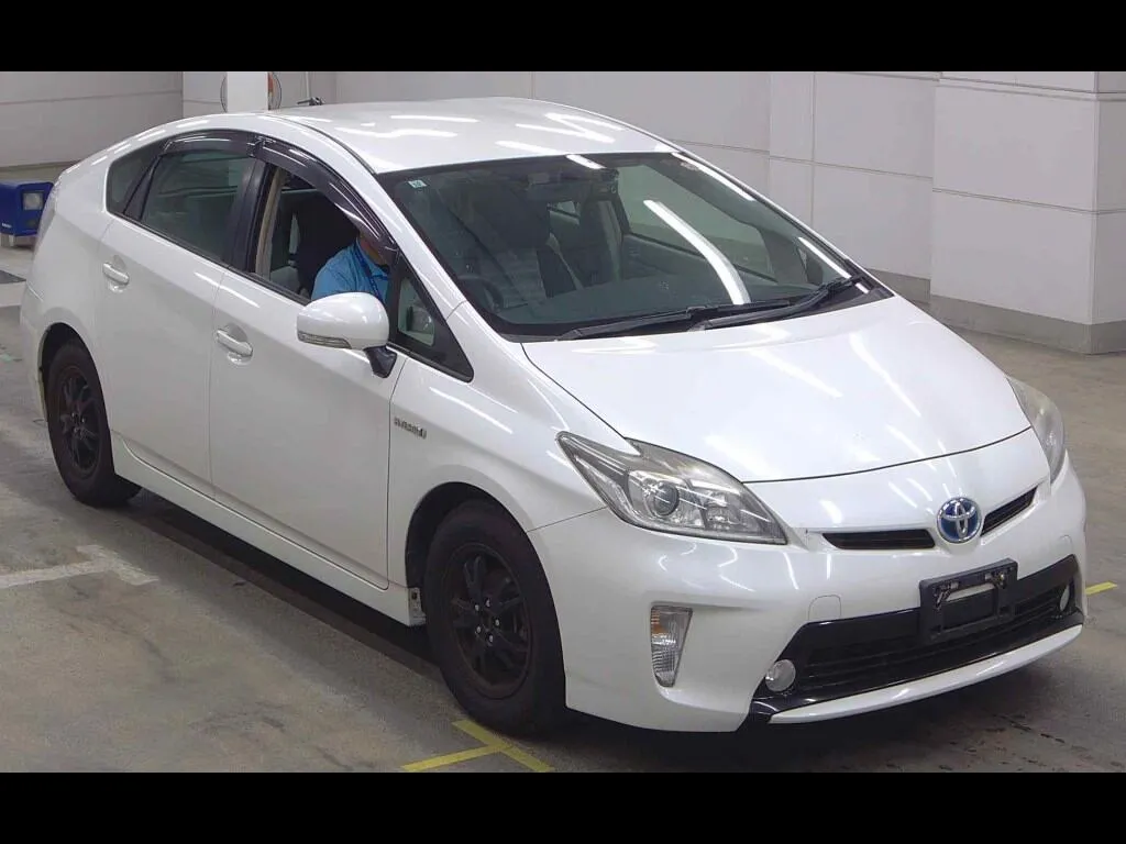 TOYOTA PRIUS 5D S