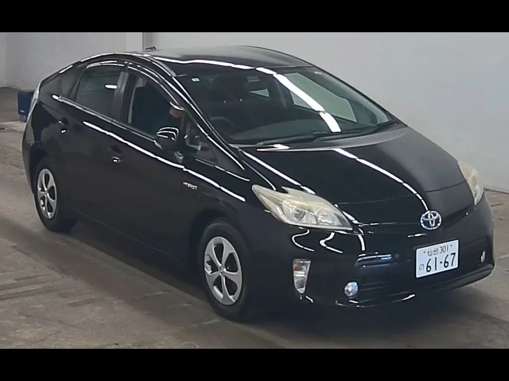 TOYOTA PRIUS 5D S