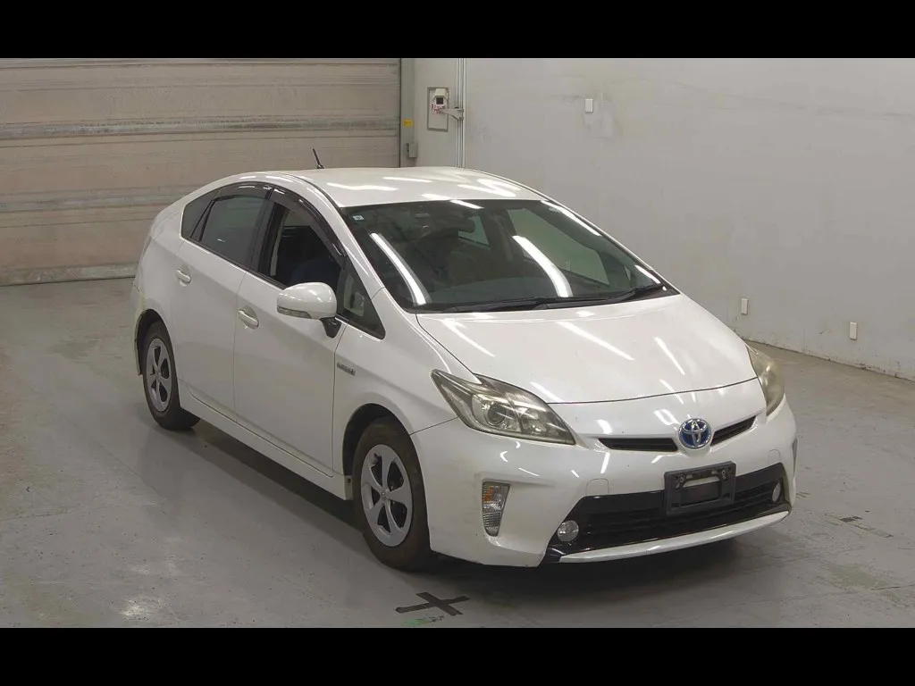 TOYOTA PRIUS 5D S