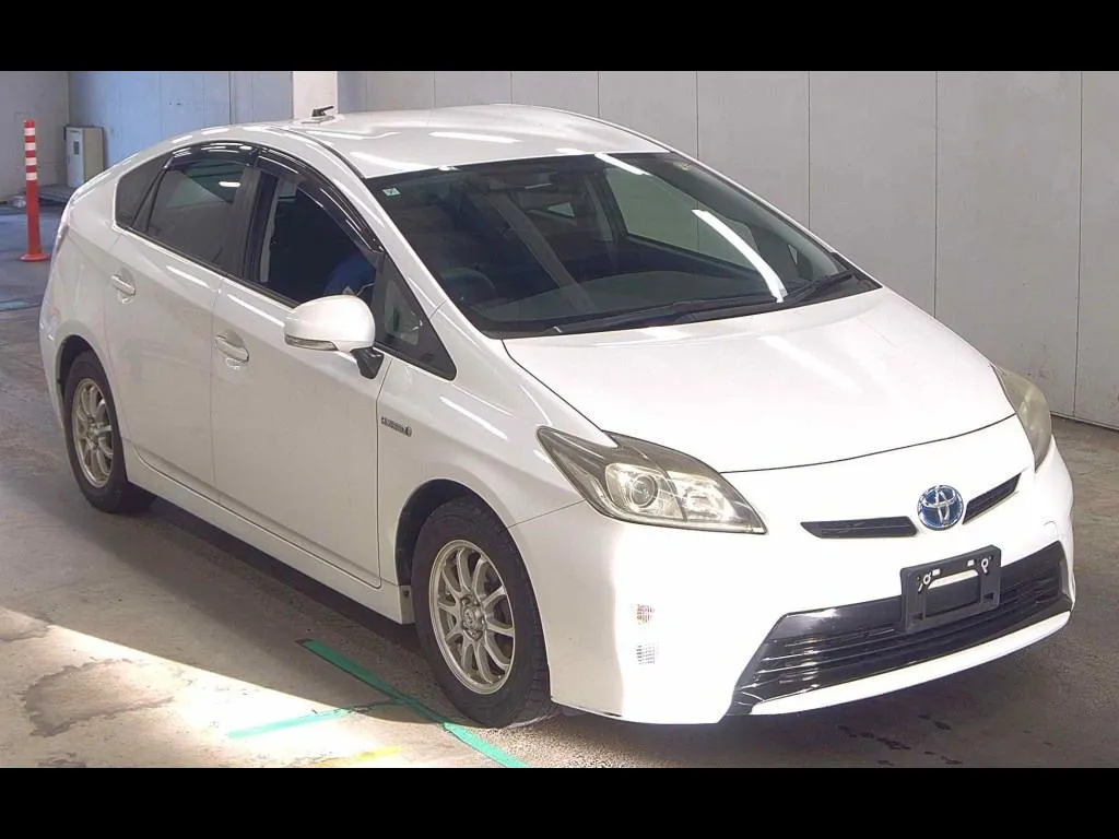 TOYOTA PRIUS 5D S